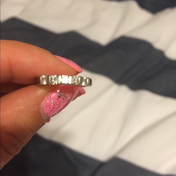 Diamond ring - Picture 2 of 5